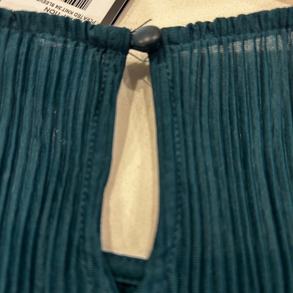 NWT Adrianna Papell Pleated Top Women’s  evening blue/green top. Size Medium - Picture 6 of 9